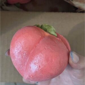 Lush Peach Crumble Bubbleroon
